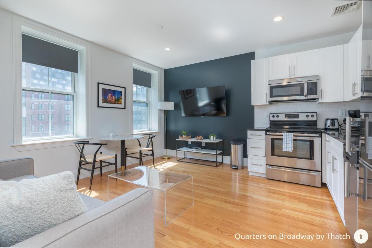 West Broadway Quarters By Thatch Boston Bagian luar foto