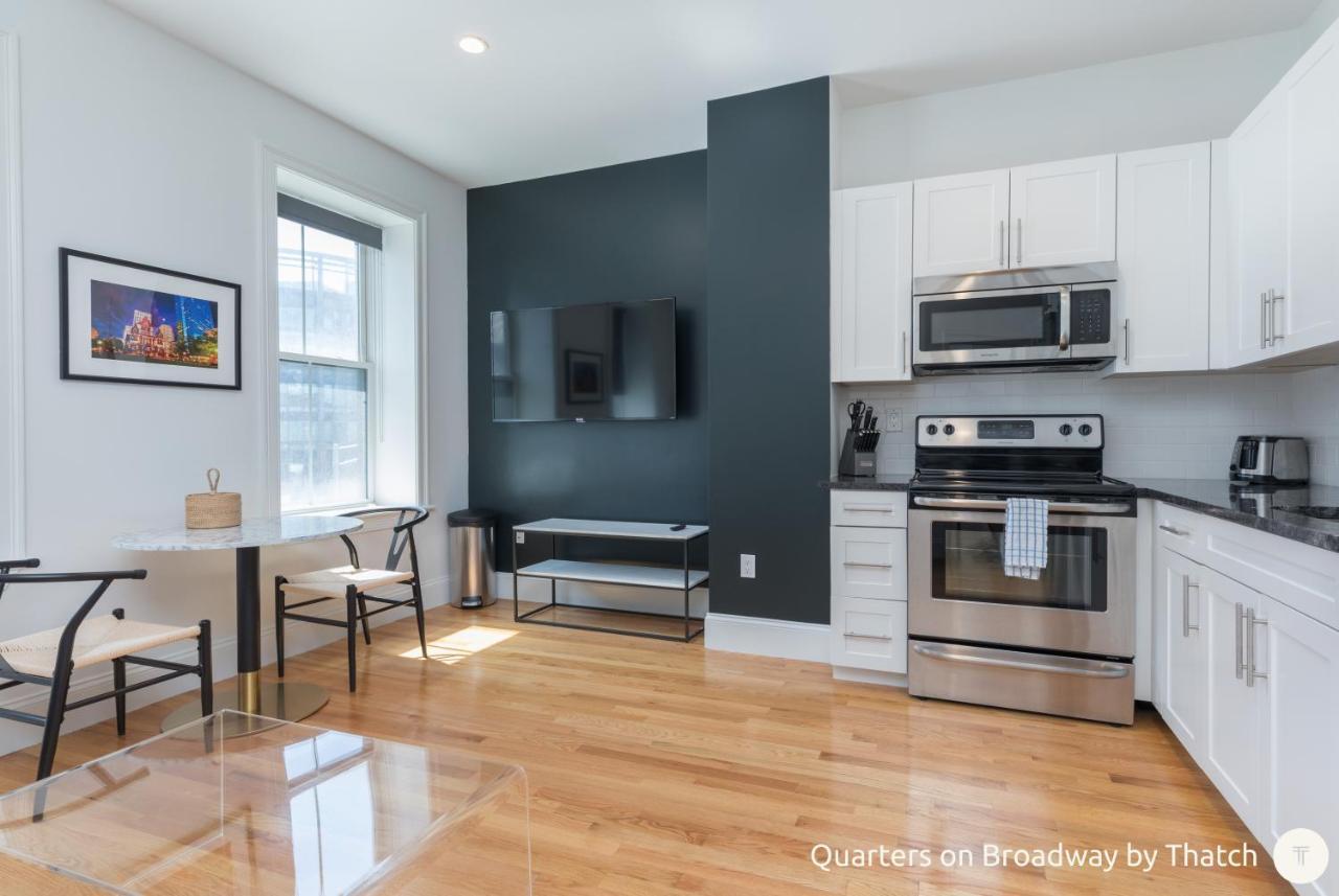 West Broadway Quarters By Thatch Boston Bagian luar foto