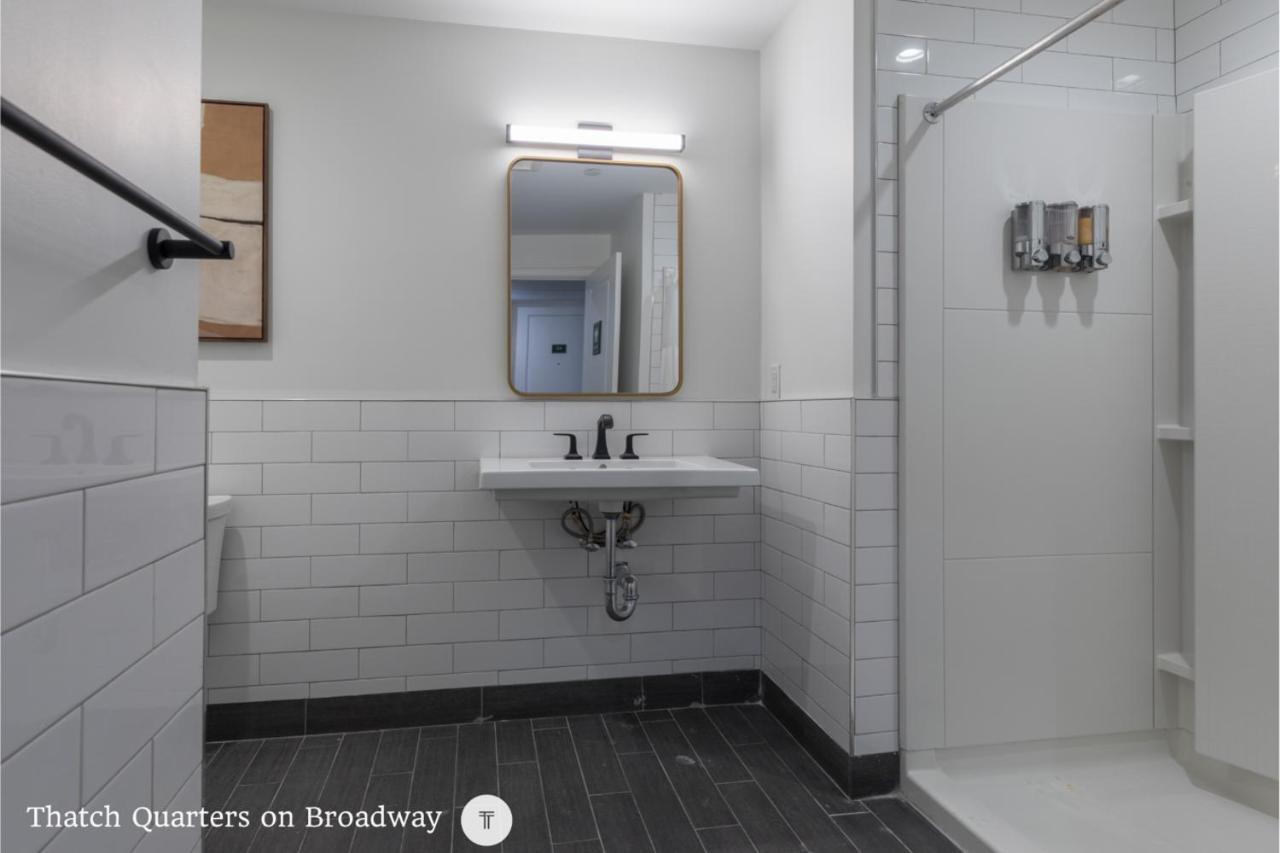 West Broadway Quarters By Thatch Boston Bagian luar foto